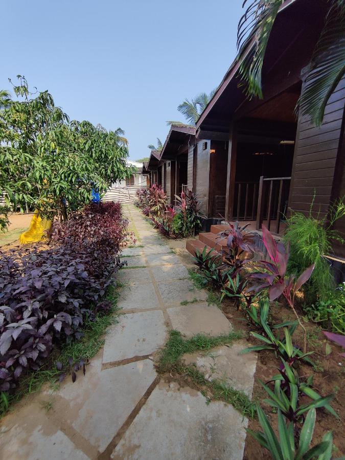 Beach Cottages - Pousada Donaciana Baga Bagian luar foto