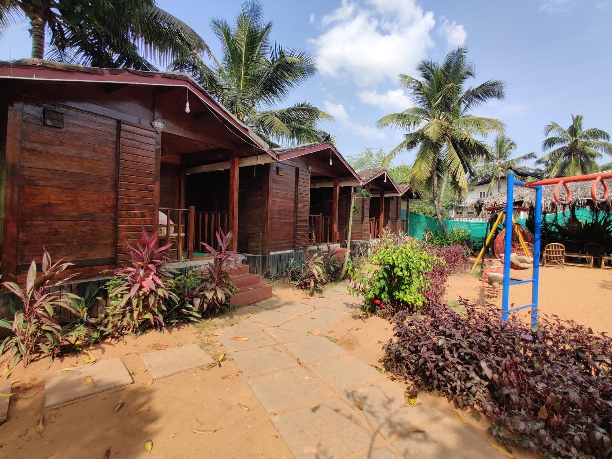 Beach Cottages - Pousada Donaciana Baga Bagian luar foto